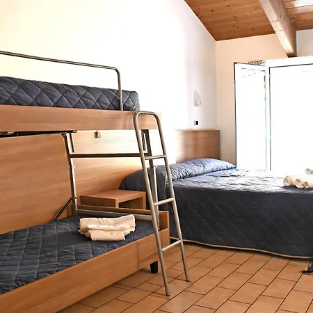 Szálloda Edera - In Pieno Centro A Pochi Passi Dal Mare