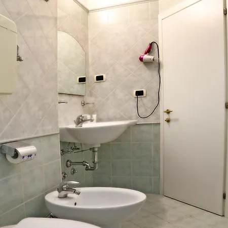Szálloda Edera - In Pieno Centro A Pochi Passi Dal Mare *