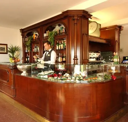 Hotell Family Sul Porticciolo 3*