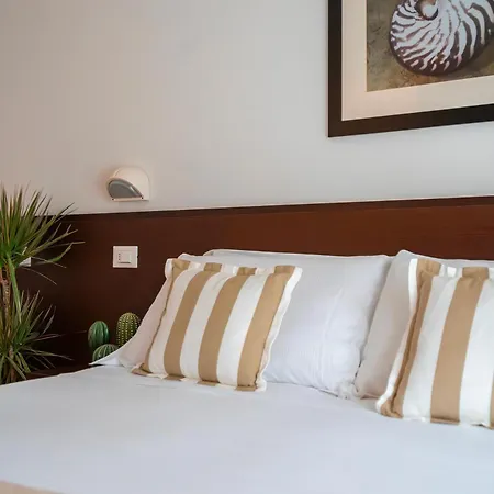 Carmen Hotel