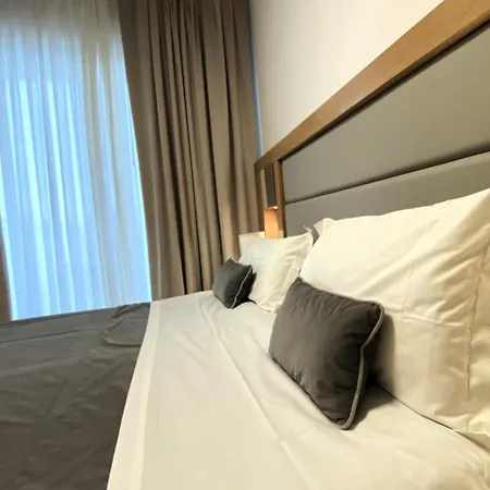 Abner's Отель 4*