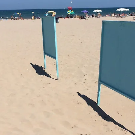 Riccione Sul Mare Con Servizio Spiaggia E Aquapark