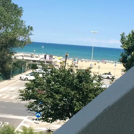 Apartment Riccione Sul Mare Con Servizio Spiaggia E Aquapark *