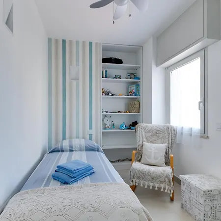Riccione Sul Mare Con Servizio Spiaggia E Aquapark Apartment *