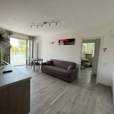 Giardini Apartment *