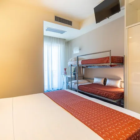 2000 Hotel