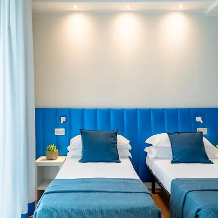 2000 Hotel 3*