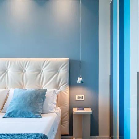 Hotel 2000 3*