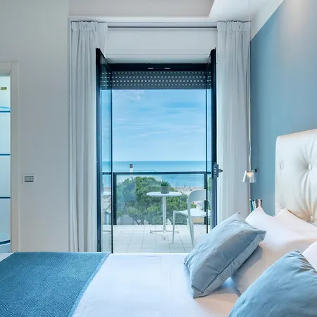 2000 Hotel 3*