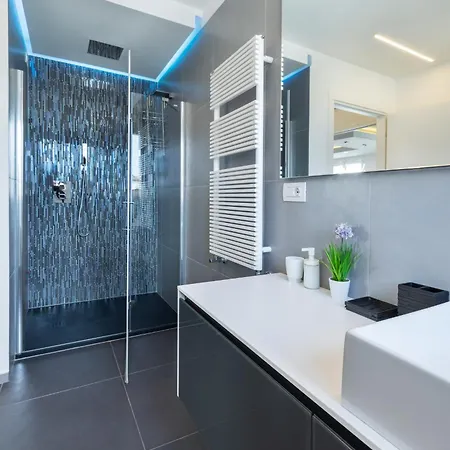 Penthouse18 - Jacuzzi On Master Bedroom * Riccione