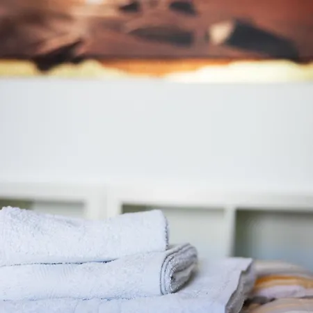 Penthouse18 - Jacuzzi On Master Bedroom Apartment