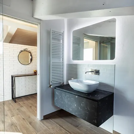 Penthouse18 - Jacuzzi On Master Bedroom *