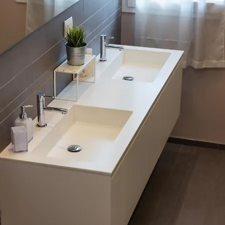 Apartment Penthouse18 - Jacuzzi On Master Bedroom