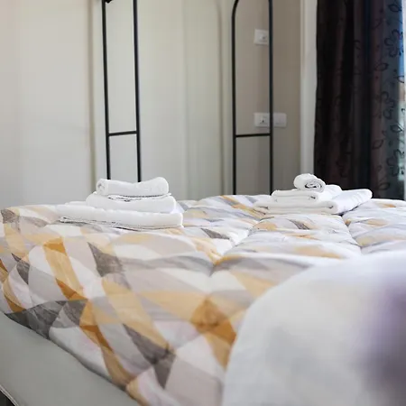 Apartment Penthouse18 - Jacuzzi On Master Bedroom