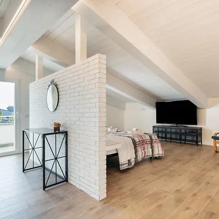 Penthouse18 - Jacuzzi On Master Bedroom Riccione