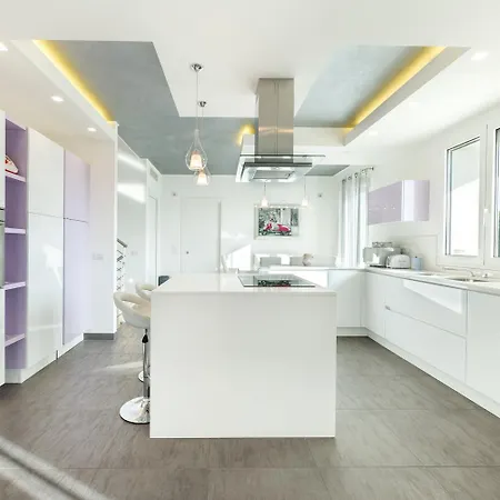 Penthouse18 - Jacuzzi On Master Bedroom *