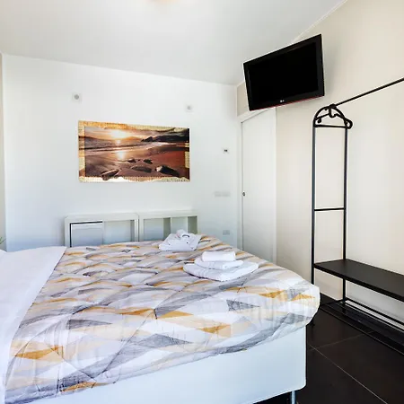 Penthouse18 - Jacuzzi On Master Bedroom * Riccione