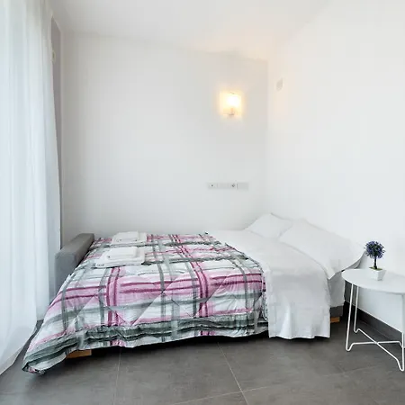 Penthouse18 - Jacuzzi On Master Bedroom *