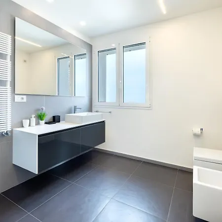 Penthouse18 - Jacuzzi On Master Bedroom * Riccione