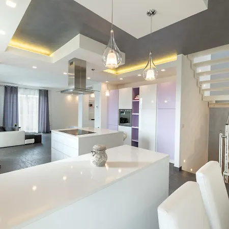 Apartment Penthouse18 - Jacuzzi On Master Bedroom