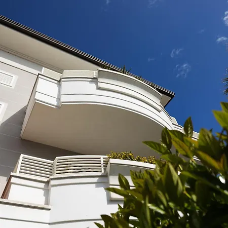 Penthouse18 - Jacuzzi On Master Bedroom Riccione