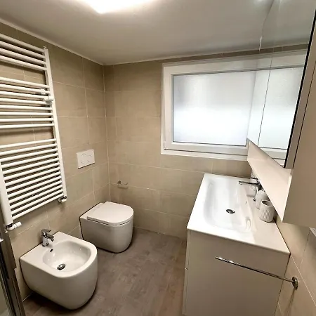 Apartment Vle Dante Riccione--lux Apt--2 Living Room--2 Matrimoniali Kingsize--2 Cucine Professionali--3 Bagni Completi--2 Parcheggi Gratuiti--250mt Dal Mare *