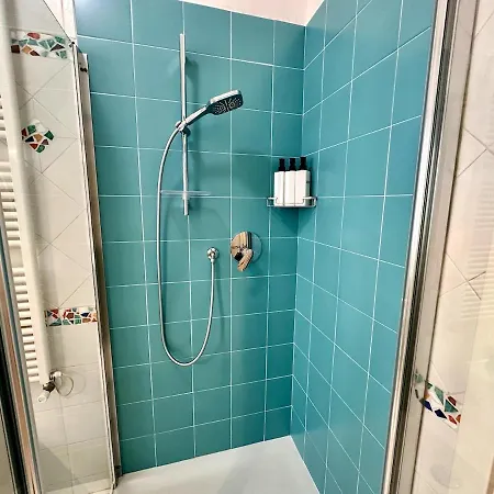 Vle Dante Riccione--lux Apt--2 Living Room--2 Matrimoniali Kingsize--2 Cucine Professionali--3 Bagni Completi--2 Parcheggi Gratuiti--250mt Dal Mare Apartment