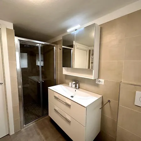 Apartment Vle Dante Riccione--lux Apt--2 Living Room--2 Matrimoniali Kingsize--2 Cucine Professionali--3 Bagni Completi--2 Parcheggi Gratuiti--250mt Dal Mare *