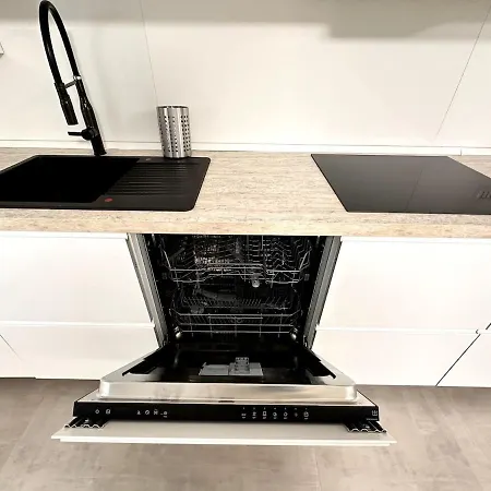 Vle Dante Riccione--lux Apt--2 Living Room--2 Matrimoniali Kingsize--2 Cucine Professionali--3 Bagni Completi--2 Parcheggi Gratuiti--250mt Dal Mare Apartment *
