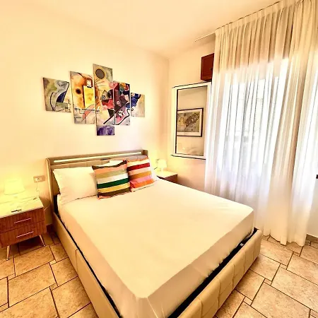 Vle Dante Riccione--lux Apt--2 Living Room--2 Matrimoniali Kingsize--2 Cucine Professionali--3 Bagni Completi--2 Parcheggi Gratuiti--250mt Dal Mare *