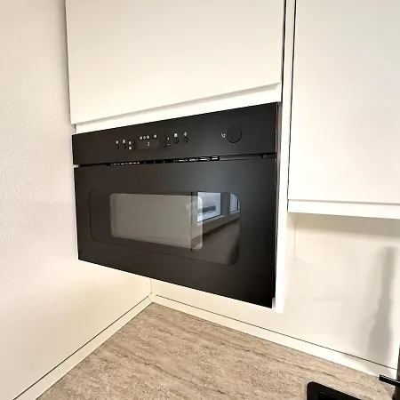 Vle Dante Riccione--lux Apt--2 Living Room--2 Matrimoniali Kingsize--2 Cucine Professionali--3 Bagni Completi--2 Parcheggi Gratuiti--250mt Dal Mare * Riccione