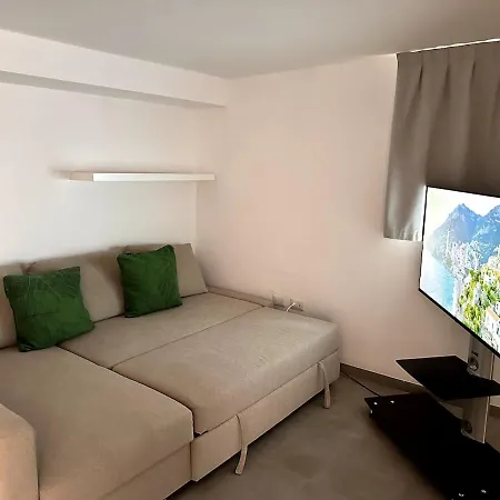 Vle Dante Riccione--lux Apt--2 Living Room--2 Matrimoniali Kingsize--2 Cucine Professionali--3 Bagni Completi--2 Parcheggi Gratuiti--250mt Dal Mare