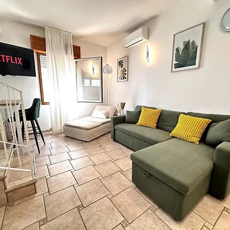 Vle Dante Riccione--lux Apt--2 Living Room--2 Matrimoniali Kingsize--2 Cucine Professionali--3 Bagni Completi--2 Parcheggi Gratuiti--250mt Dal Mare Apartment