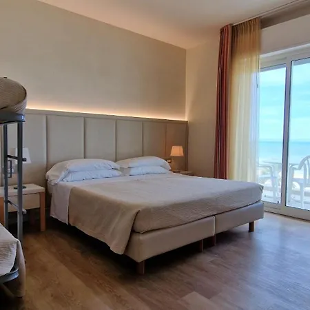 Kursaal - Fronte Mare Con Piscina Hotel 3*
