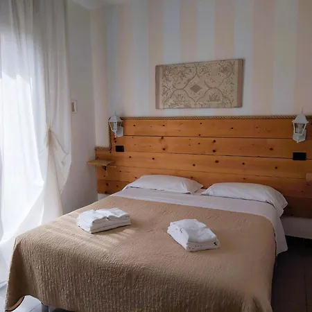 Garisenda - In Centro A - Hotel Riccione