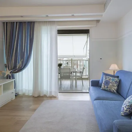 Aparthotel Lungomare - Charming 4*