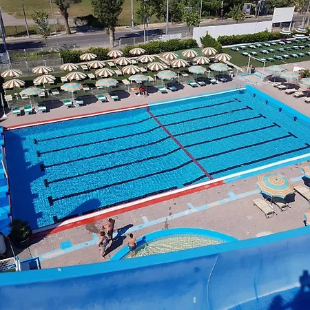 Riccione Sul Mare Con Servizio Spiaggia E Aquapark *