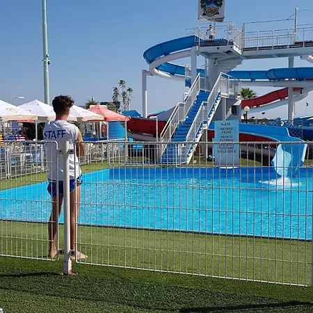 Apartment Riccione Sul Mare Con Servizio Spiaggia E Aquapark