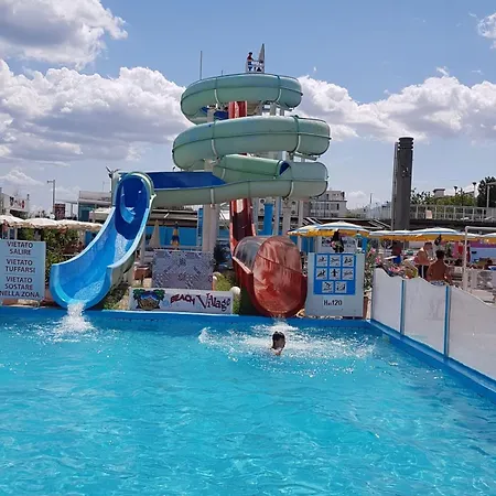 Riccione Sul Mare Con Servizio Spiaggia E Aquapark Apartment *