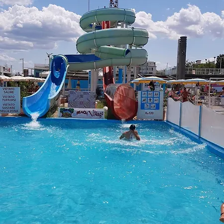Apartment Riccione Sul Mare Con Servizio Spiaggia E Aquapark *