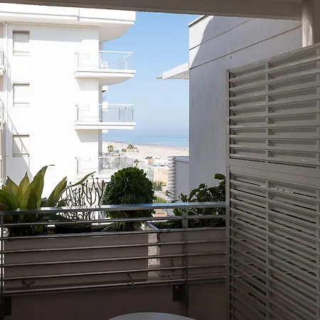 Hotel Record 3*