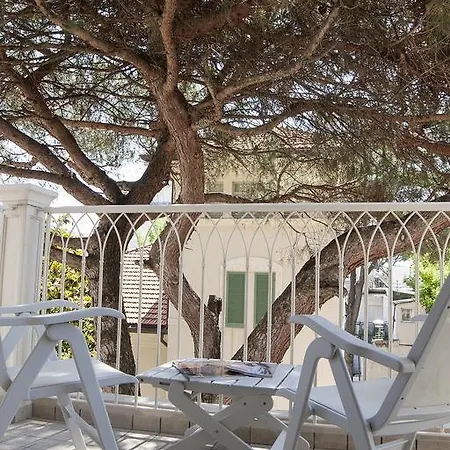 Gala Hotel