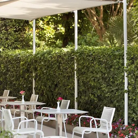 Gala Hotel 3*