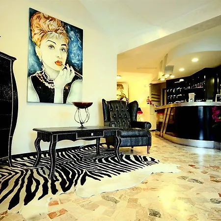 Hotel Hollywood 2*