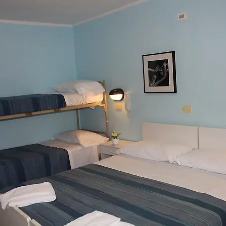 Star Hotel *