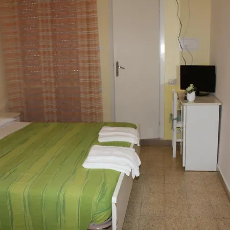 Star Hotel *