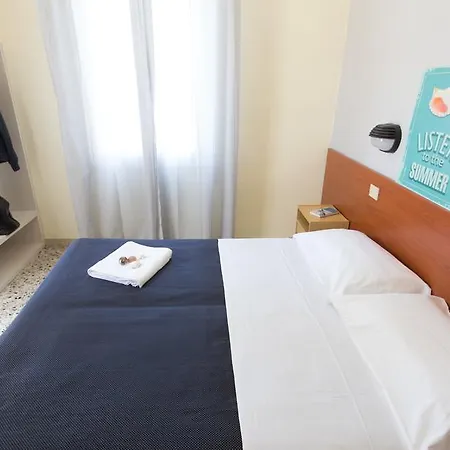 Hotel Byron Solo Per Giovani