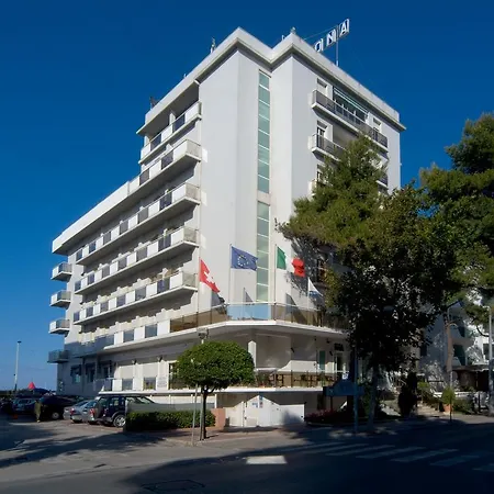 Hotel Arizona 3*