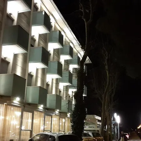 Hotel Mon Pays 3*
