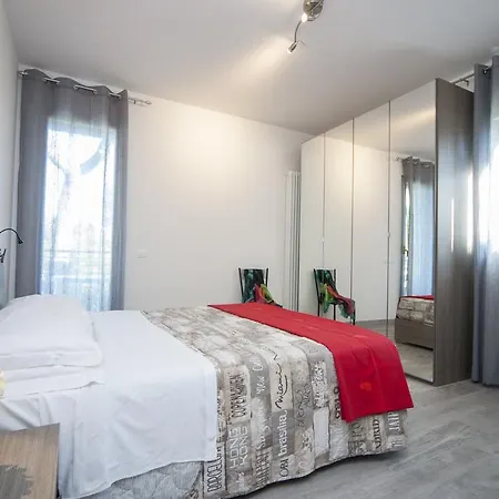 Giardini Apartment *